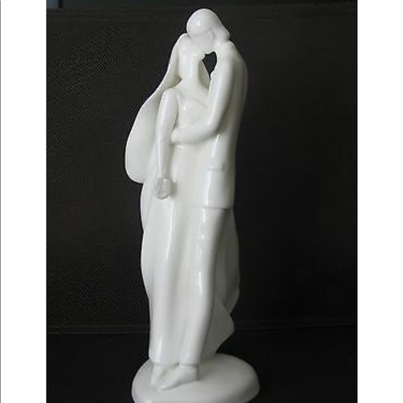 Royal Doulton Wedding Day Figurine Bone China - Picture 10 of 16